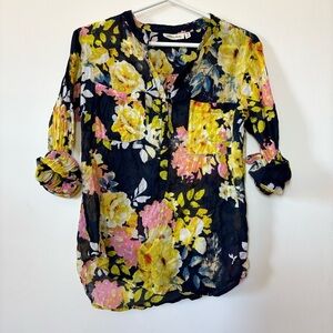🎉4/30$🎉 Floral Navy and Yellow Women's Top💙💛